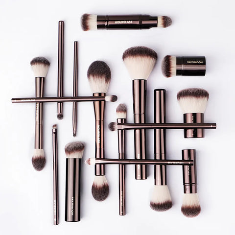Pincéis Luxo Hourglass – Sua Maquiagem em Outro Nível